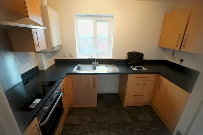 2 Bedroom Flat To Rent In Jack Russell Close, Stroud GL5