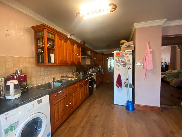 4 Bedroom Terraced House To Rent In St Albans Road, Ilford, IG3