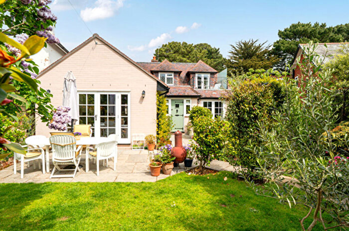 4 Bedroom Chalet For Sale In Mudeford, Christchurch, BH23