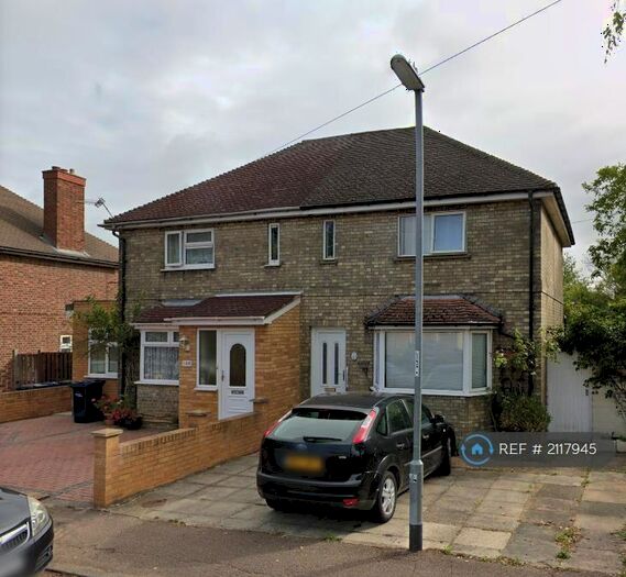 4 Bedroom Semi-Detached House To Rent In Thoday Street, Cambridge, CB1
