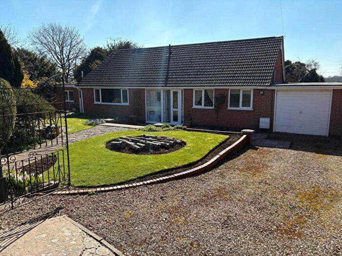 3 Bedroom Bungalow For Sale In Dumbleton Avenue, Rowley Fields, Leicester, LE3