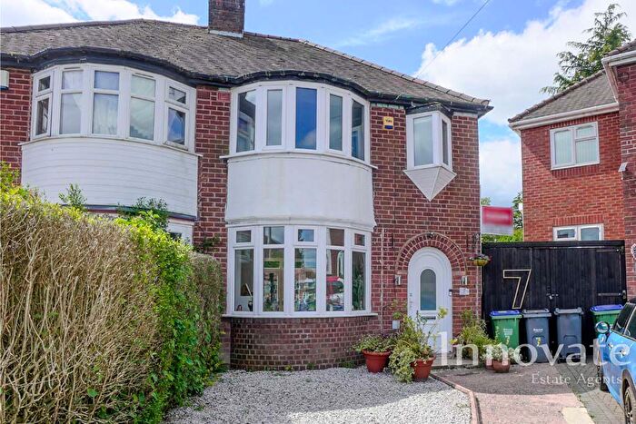 3 Bedroom Semi Detached House For Sale In Hesket Avenue, Oldbury, B68