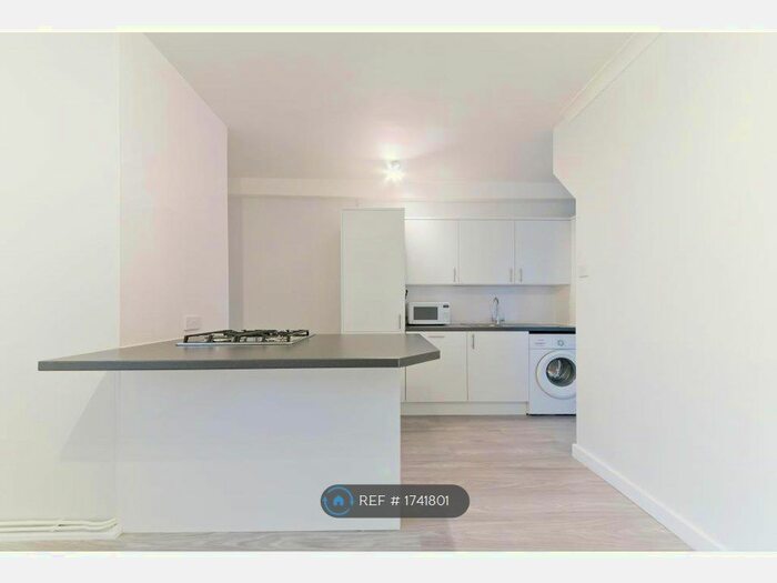 2 Bedroom Flat To Rent In Upper Richmond Road, London, SW15