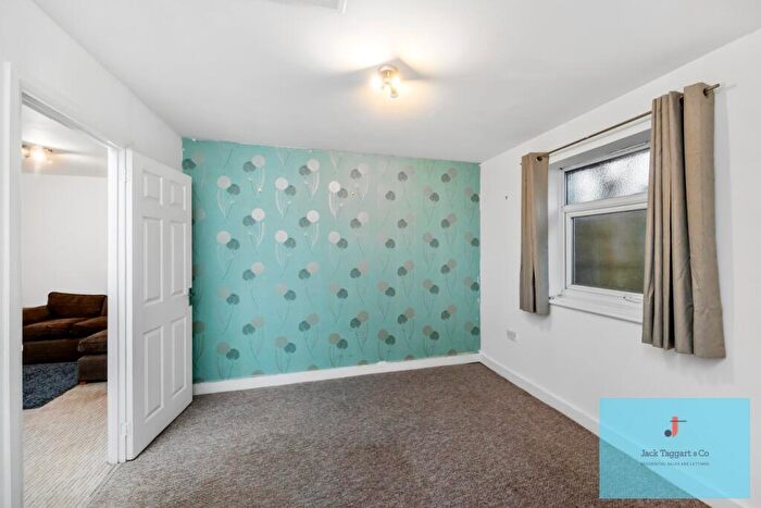 1 Bedroom Flat To Rent In Southview Close, Shoreham-by-Sea, BN43