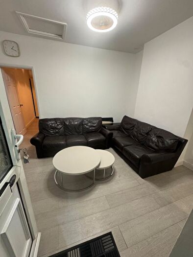 1 Bedroom Flat To Rent In Bath Road, Cranford, Hounslow, TW5