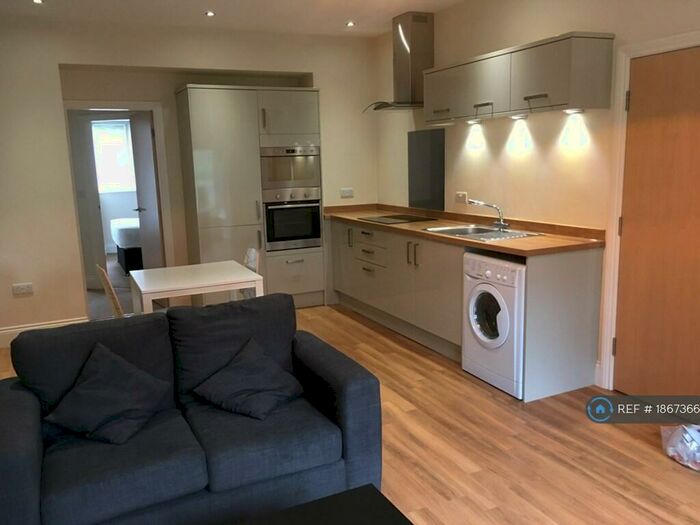 2 Bedroom Flat To Rent In Western Bank, Sheffield, S10