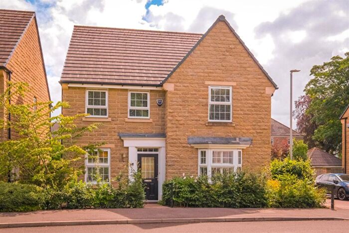 4 Bedroom Detached House For Sale In Newton Close, Lightcliffe, Halifax, HX3