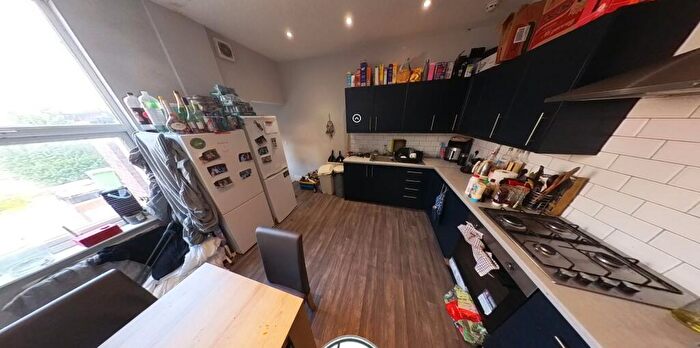 5 Bedroom House To Rent In Stanmore Place, Leeds, LS4