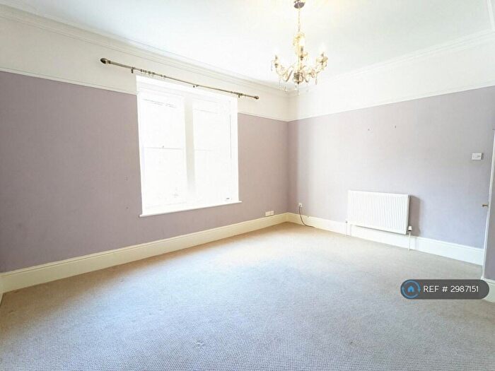 2 Bedroom Flat To Rent In St. Johns Road, Clifton, Bristol, BS8