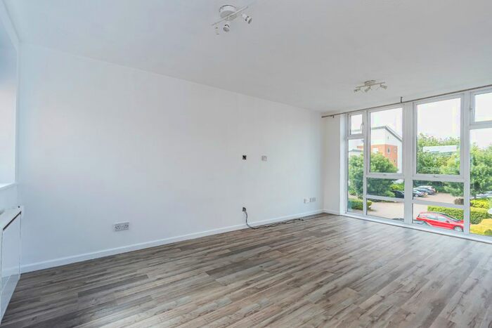 1 Bedroom Flat To Rent In Felixstowe Court, North Woolwich E16