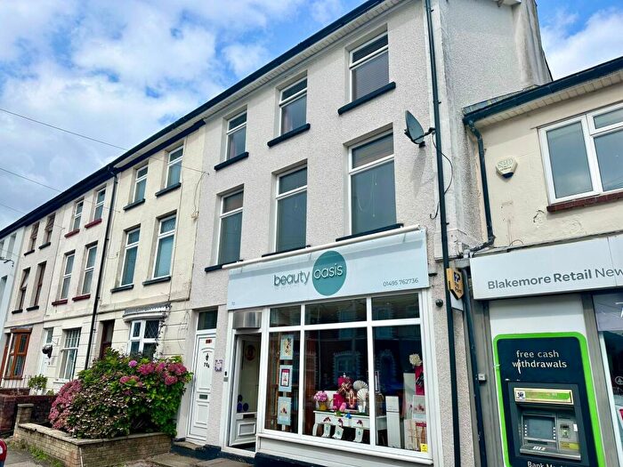 3 Bedroom Flat To Rent In The Highway, New Inn, NP4