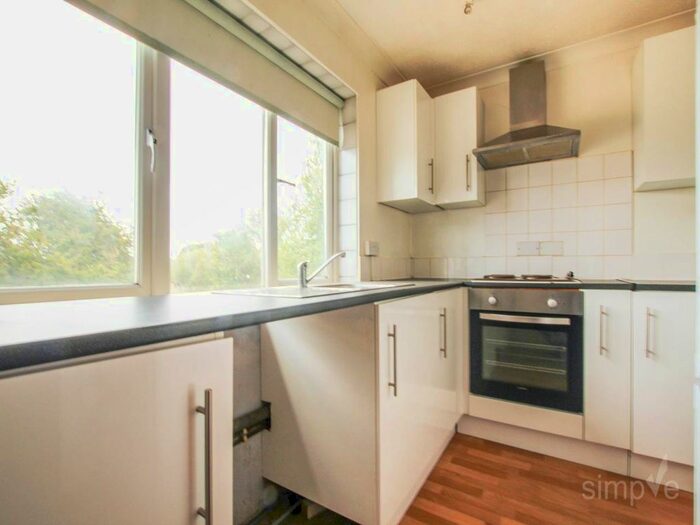 2 Bedroom Flat To Rent In Station Road, West Drayton, Middlesex UB7