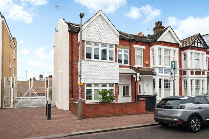 5 Bedroom Semi Detached House For Sale In Chelverton Road, London, SW15