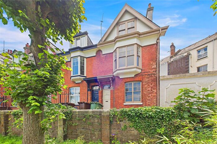 3 Bedroom End Of Terrace House To Rent In Polruan Terrace, PL1