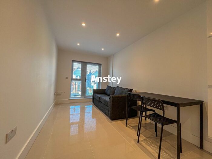 2 Bedroom Flat To Rent In Portswood Road, Southampton, SO17