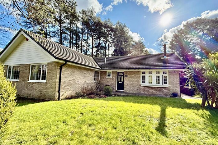 4 Bedroom Detached Bungalow For Sale In Egmont Close, Avon Castle, Ringwood, BH24