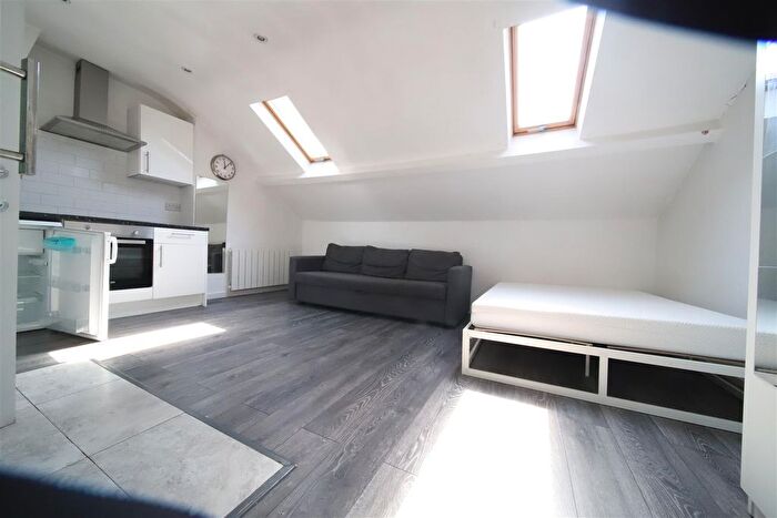1 Bedroom Flat To Rent In Seven Sisters Road, London, N4