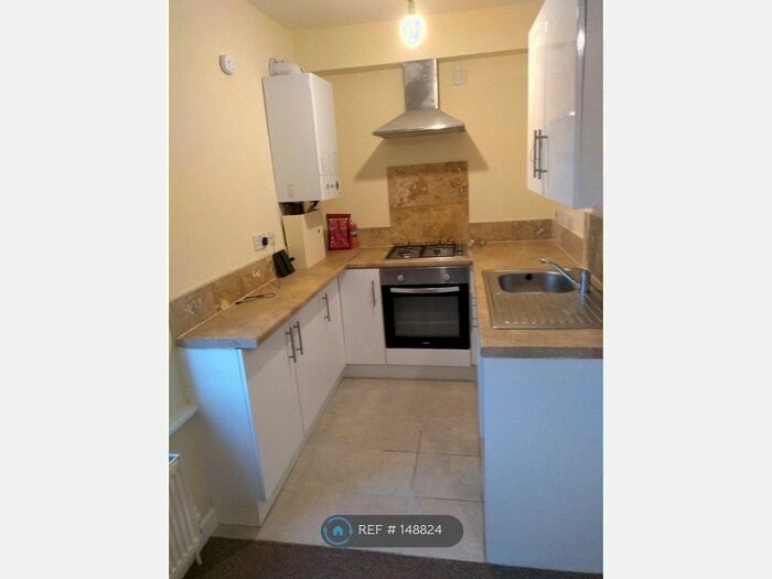 2 Bedroom Maisonette To Rent In Parish Lane, London, SE20