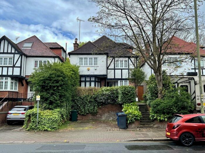 4 Bedroom Detached House To Rent In Finchley Road, Golders Green, NW11