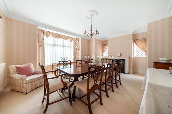 5 Bedroom Detached House For Sale In Rodway Road, Bromley, BR1