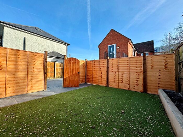 2 Bedroom Flat To Rent In Fleet Road, Fleet, GU51