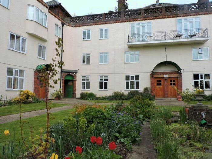 2 Bedroom Flat To Rent In Richmond Road, Basingstoke, RG21