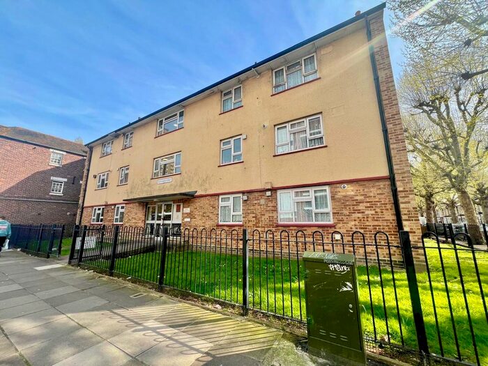 2 Bedroom Flat To Rent In Queen Street, Portsmouth, PO1