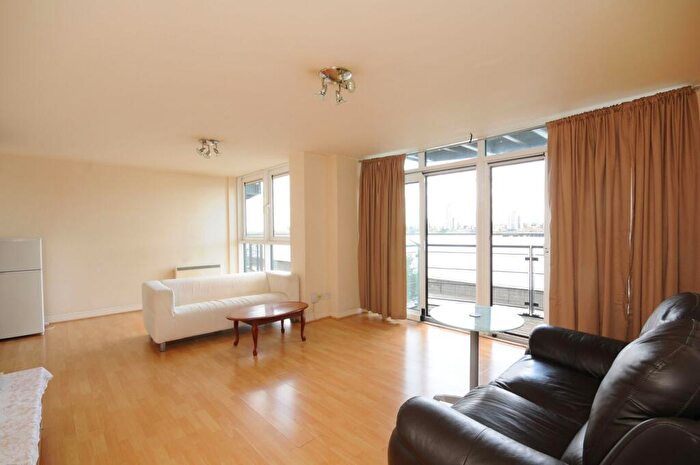 3 Bedroom Flat To Rent In Sheerness Mews, Docklands, London, E16