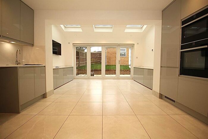 4 Bedroom Detached House To Rent In Biggs Grove Road, Cheshunt, EN7