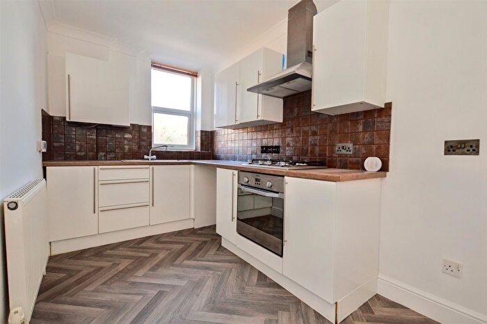 1 Bedroom Flat To Rent In Enys Road, Eastbourne, BN21