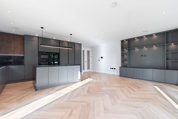 3 Bedroom Flat To Rent In Parabola Road, Cheltenham, GL50