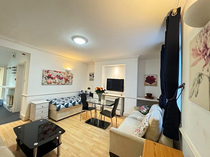 1 Bedroom Flat To Rent In Oakley Street, London, SW3