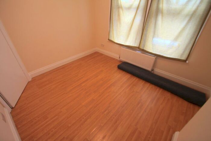 1 Bedroom Apartment To Rent In Downs Road, Luton, LU1