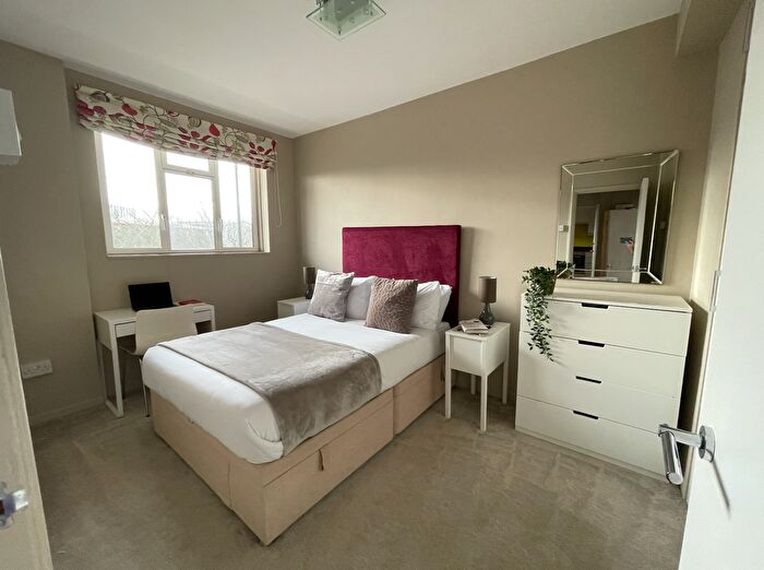 3 Bedroom Flat To Rent In Beattie House, Battersea Power Station, London, SW8