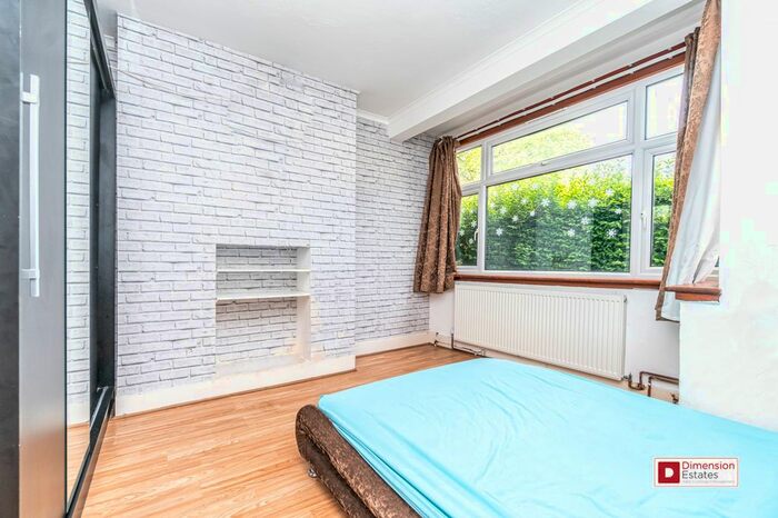 3 Bedroom Terraced House To Rent In Grantham Road, Manor Park, Newham, East London, E12