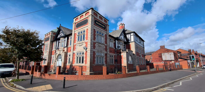 3 Bedroom Flat To Rent In Parkside, Lloyd St South, Manchester., M14