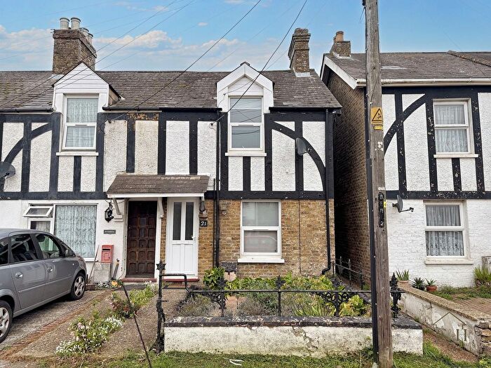 3 Bedroom End Terrace House For Sale In Blenheim Road, Littlestone, TN28