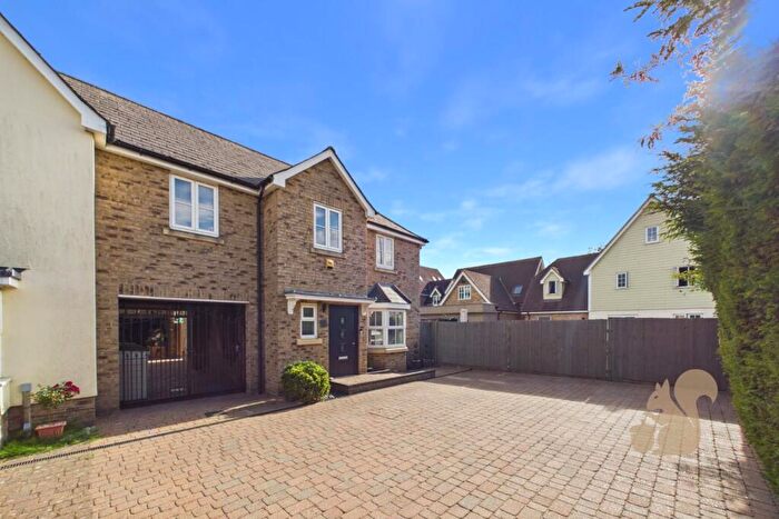4 Bedroom Link Detached House For Sale In Coggeshall Road, Marks Tey, Colchester, CO6