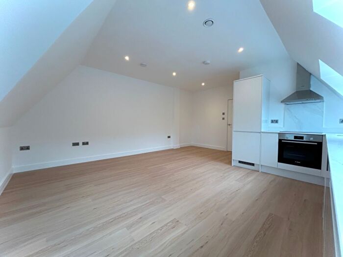 2 Bedroom Flat To Rent In Manor Road, Wallington, SM6