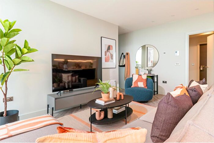 2 Bedroom Flat To Rent In Bankside Boulevard, Salford, M3