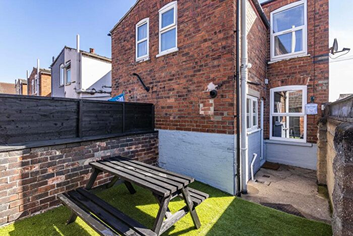 2 Bedroom Terraced House To Rent In Thesiger Street, - Bed, LN5