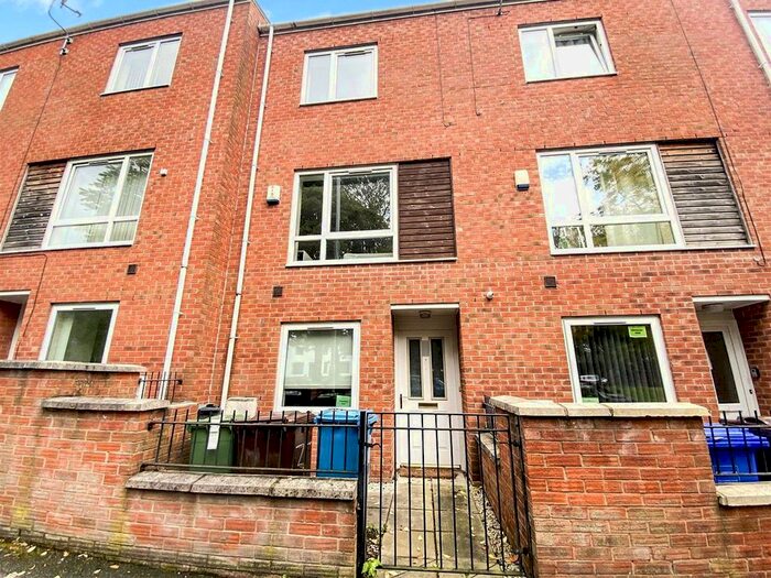 4 Bedroom Detached House To Rent In Lauderdale Crescent, Grove Village, Manchester, M13