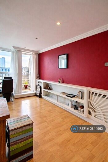 2 Bedroom Flat To Rent In Baltic Quay, London, SE16