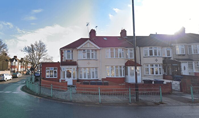 Studio To Rent In Oldfield Lane South, Greenford, UB6