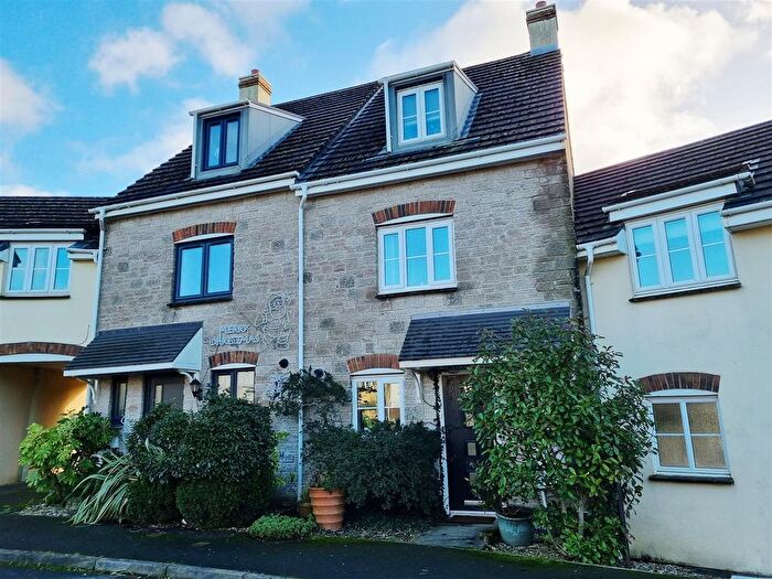 3 Bedroom Property For Sale In Robin Drive, Launceston, PL15