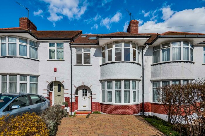 4 Bedroom House To Rent In Westhurst Drive, Chislehurst, BR7