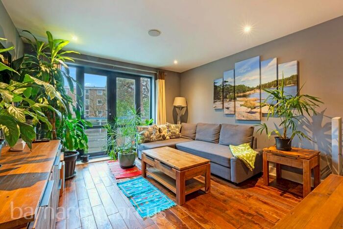 2 Bedroom Flat To Rent In Victoria Drive, London, SW19