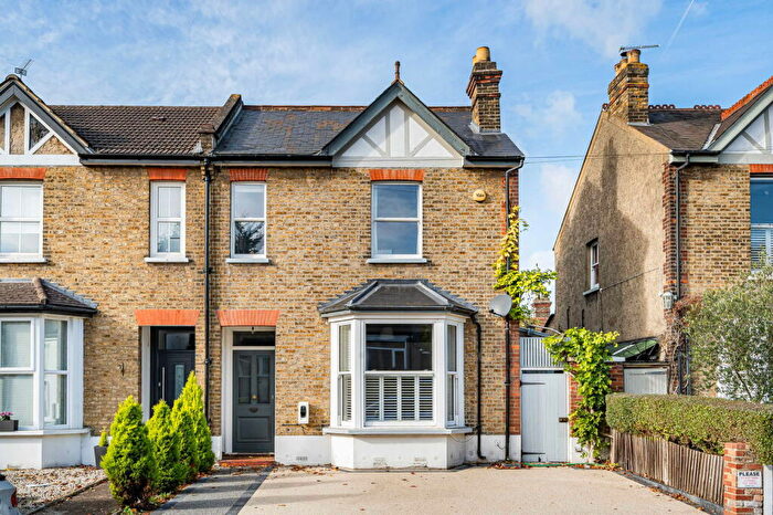 4 Bedroom Semi Detached House For Sale In Chelsham Road, CR2