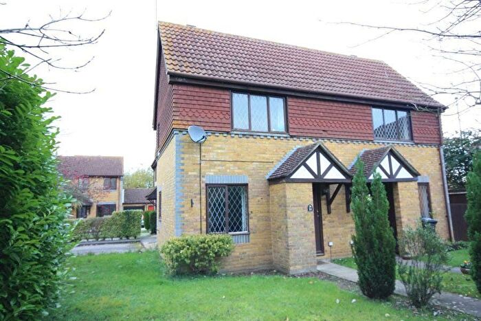 1 Bedroom Semi-Detached House For Sale In Guildford, Surrey, GU4