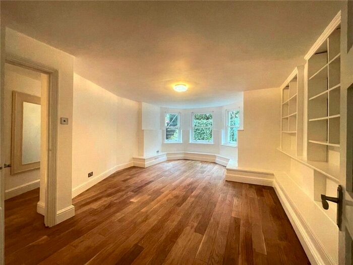 2 Bedroom Apartment To Rent In Stapleton Hall Road, London, N4